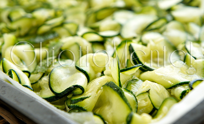 linguine-zucchine-mentuccia-mandorle-03-800