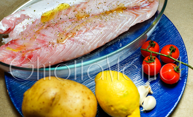 pesce-filetti-persico-patate-forno-02-800