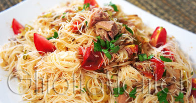 http://www.ghiottamente.com/2016/07/21/spaghetti-di-riso-con-tonno/