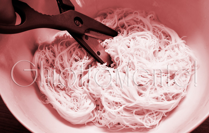spaghetti-di-riso-vegetali_12-800