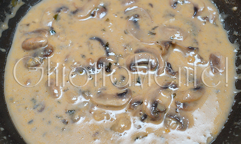 fettine-maiale-salsa-funghi-cremoso-escalope-pork-creamy-mushroom-sauce-04-800